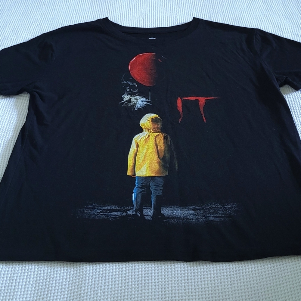 Stephen King's IT🕷 Graphic Tee👕 - NWOT - Picture 11 of 12